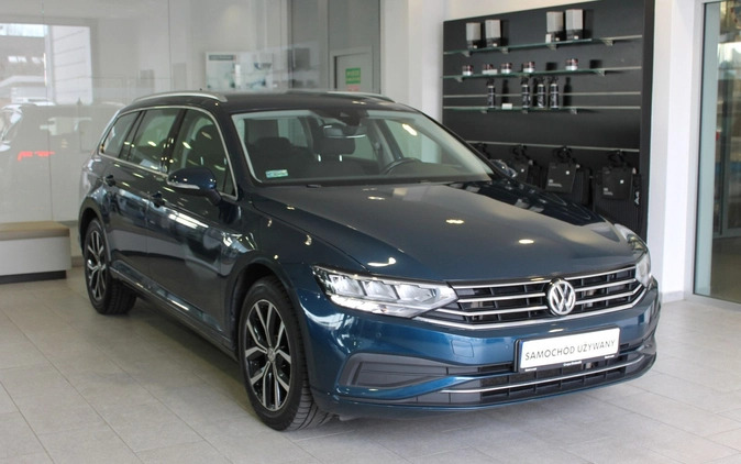 Volkswagen Passat cena 89900 przebieg: 94000, rok produkcji 2019 z Wasilków małe 301